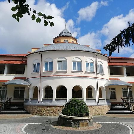 West Fort Золочев Экстерьер фото